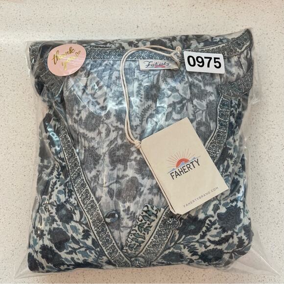 Faherty Montana Dress in Navy - Picture 7 of 7